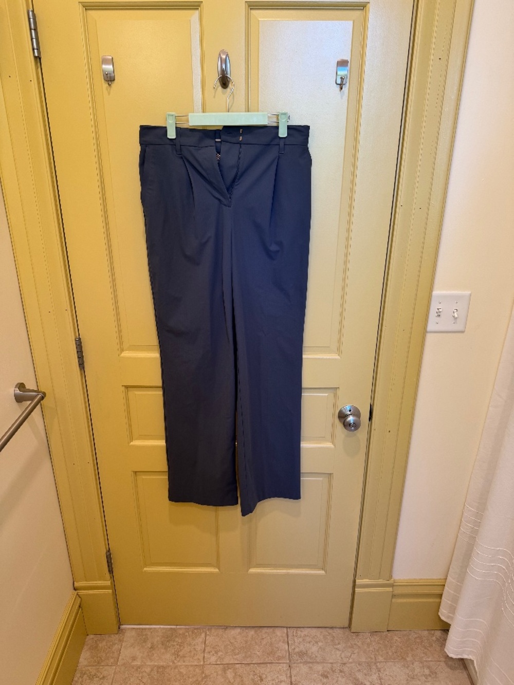 Rhone Straight Leg Trouser Blue- Like New- Size 8 Tall